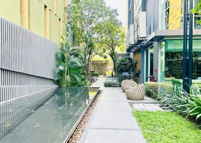 Sukhumvit 40 Two Bath Two Bedroom Two Balcony Apartamento